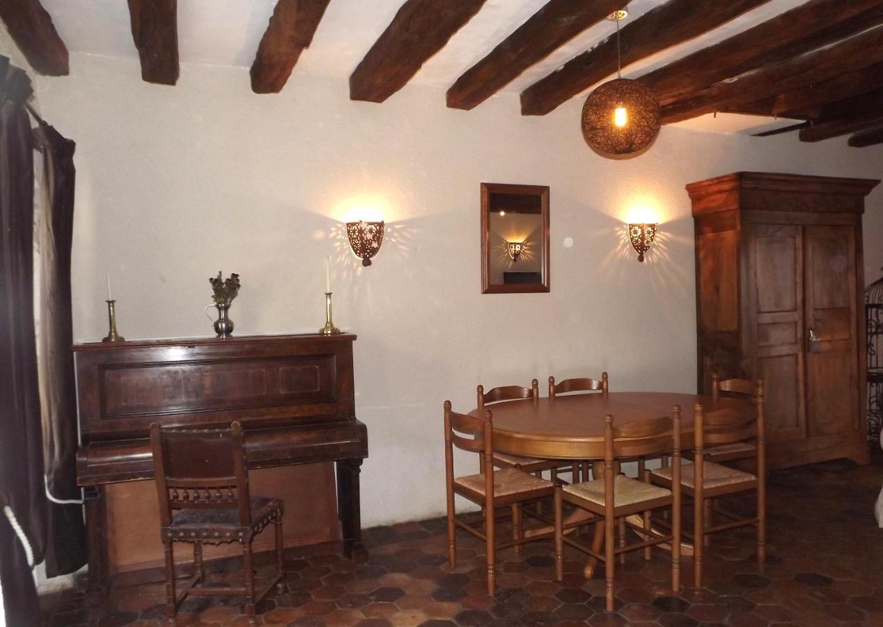 Villa Les Volets Bleus Provins Exterior foto