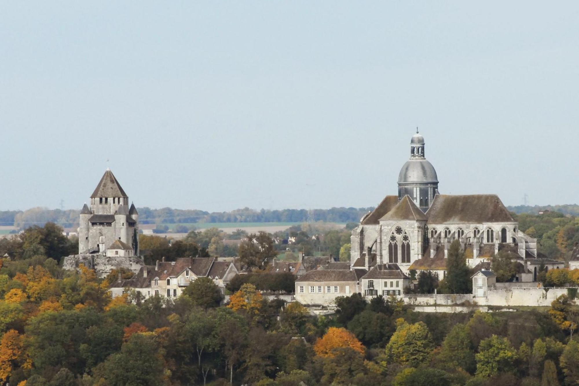 Villa Les Volets Bleus Provins Exterior foto